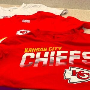Kc chiefs tee bundle !! 3 tees, men’s size m